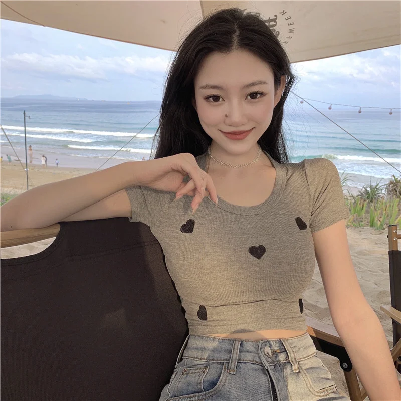 Brownm Brownm Thread Love Embroidery Short Sleeve T Shirt Female Girl High Waist Slim Summer 2024 New Inside With A Short Jacket