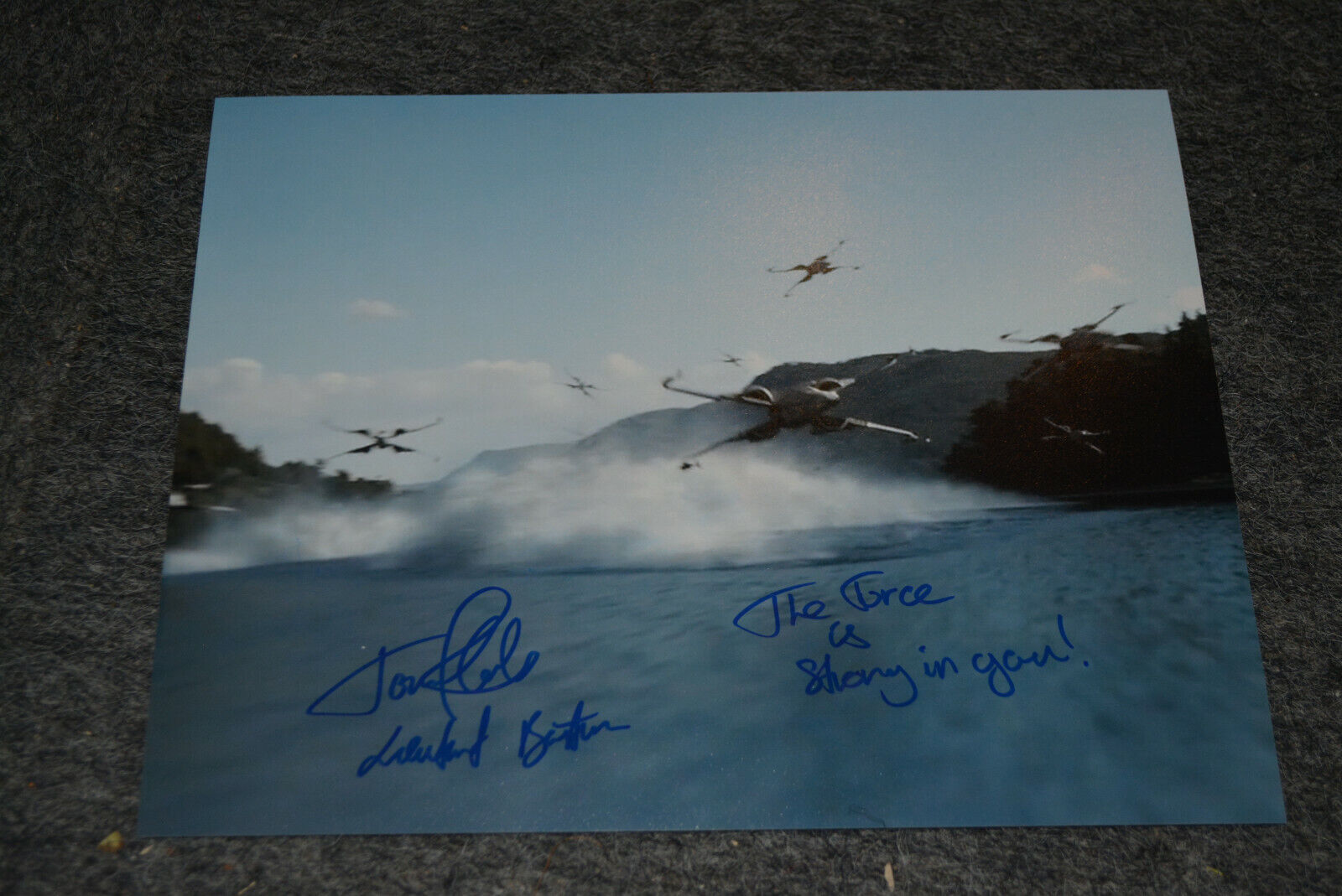 TOSIN COLE signed autograph 8x10 (20x25 cm) In Person STAR WARS FORCE AWAKENS