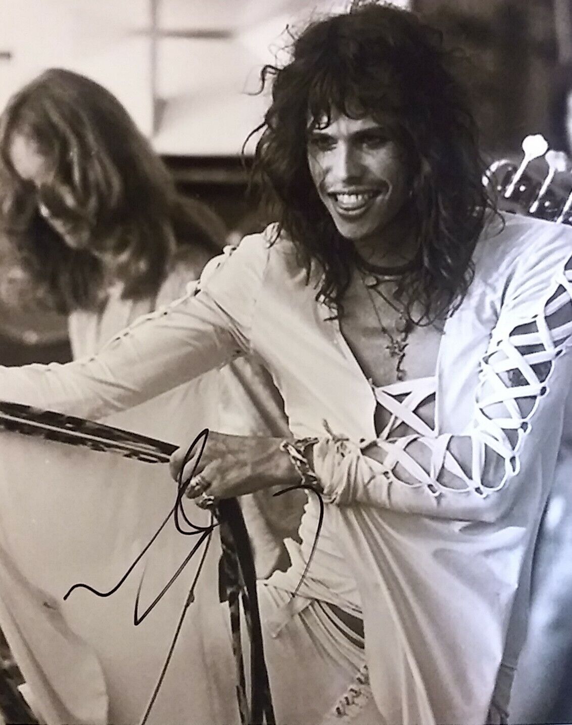 Steven Tyler signed 8 x 10