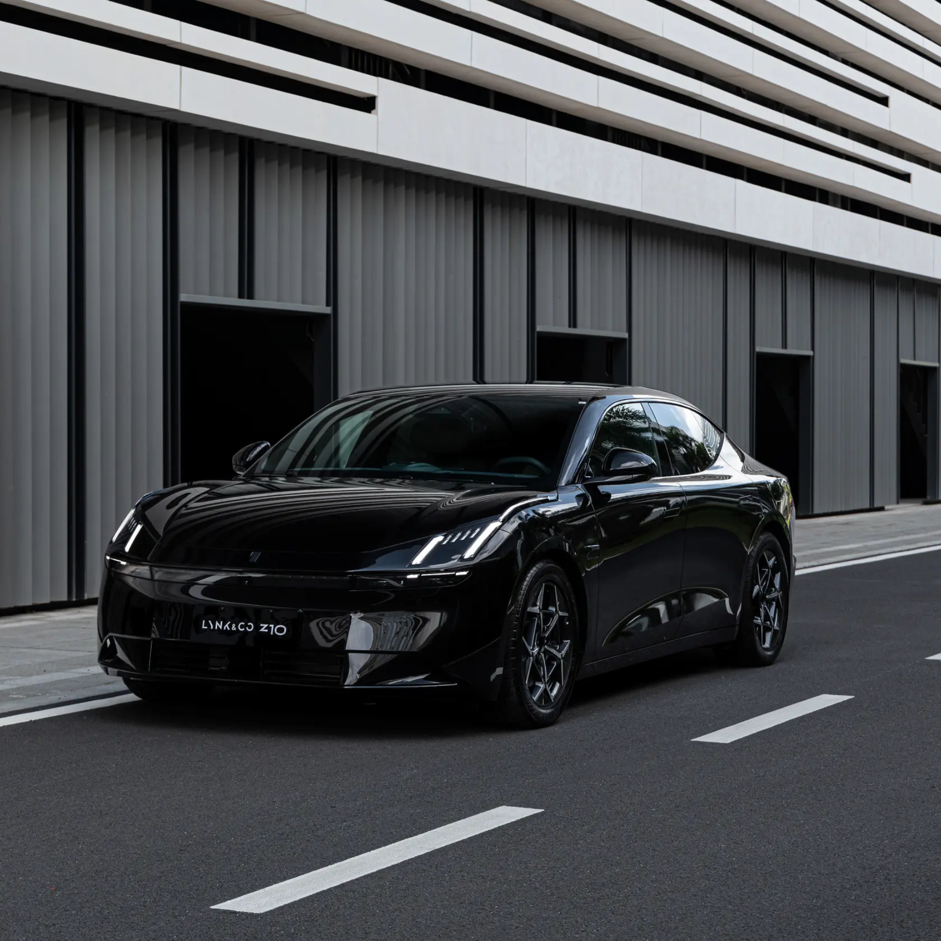 Lynkco Z10 766km Max Rwd 5-Seat Electric Vehicle EV Car China Import And Export Auto Limited
