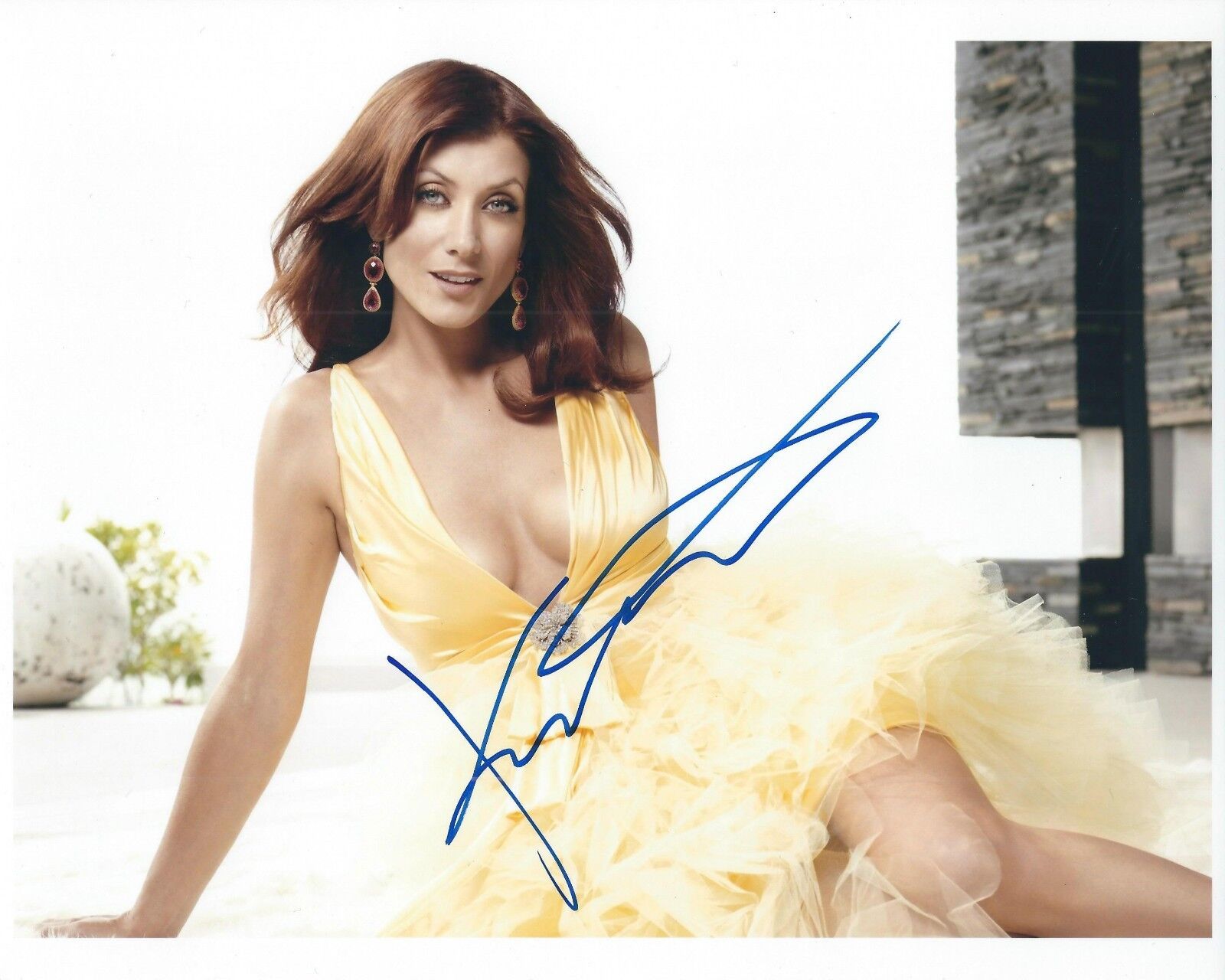 KATE WALSH GLAMOUR SHOT AUTOGRAPHED Photo Poster painting SIGNED 8X10 #3