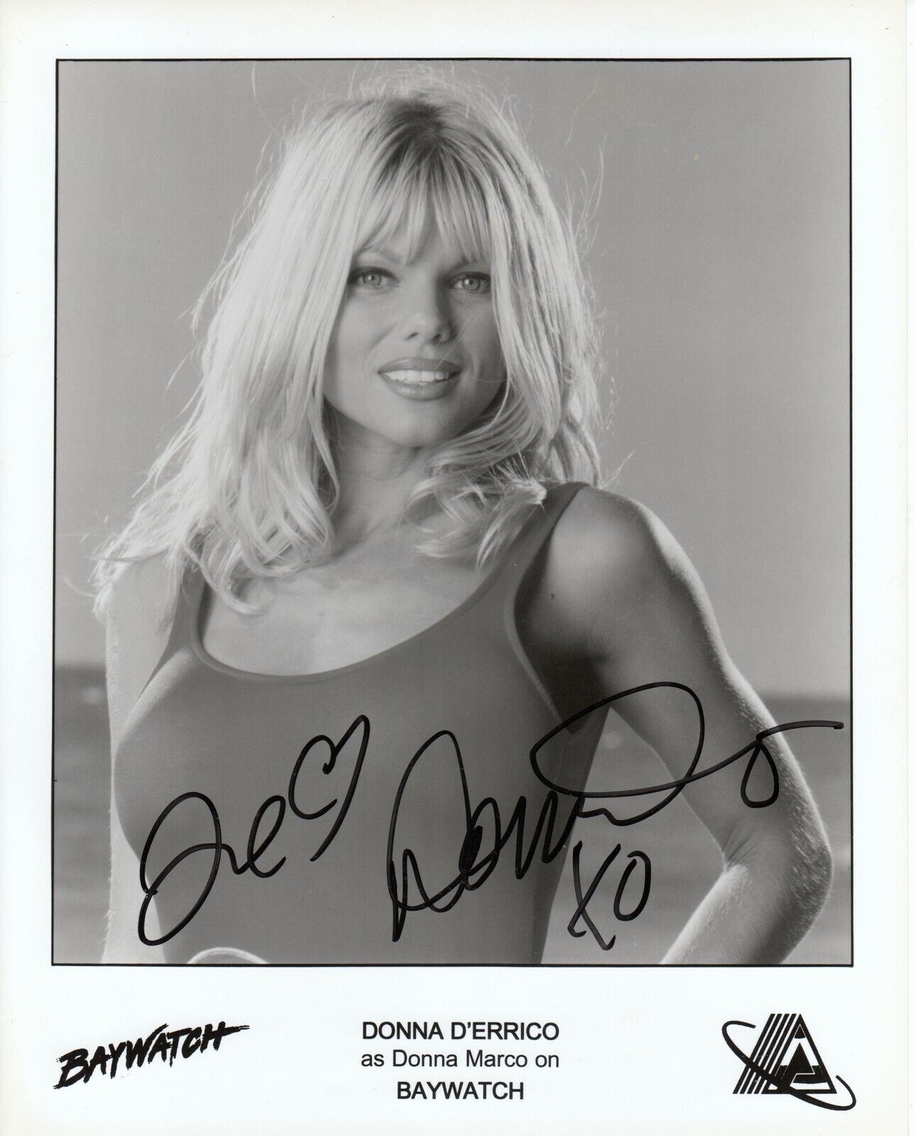 Donna D'Errico (Baywatch) #0 8x10 Signed Photo Poster painting w/ COA