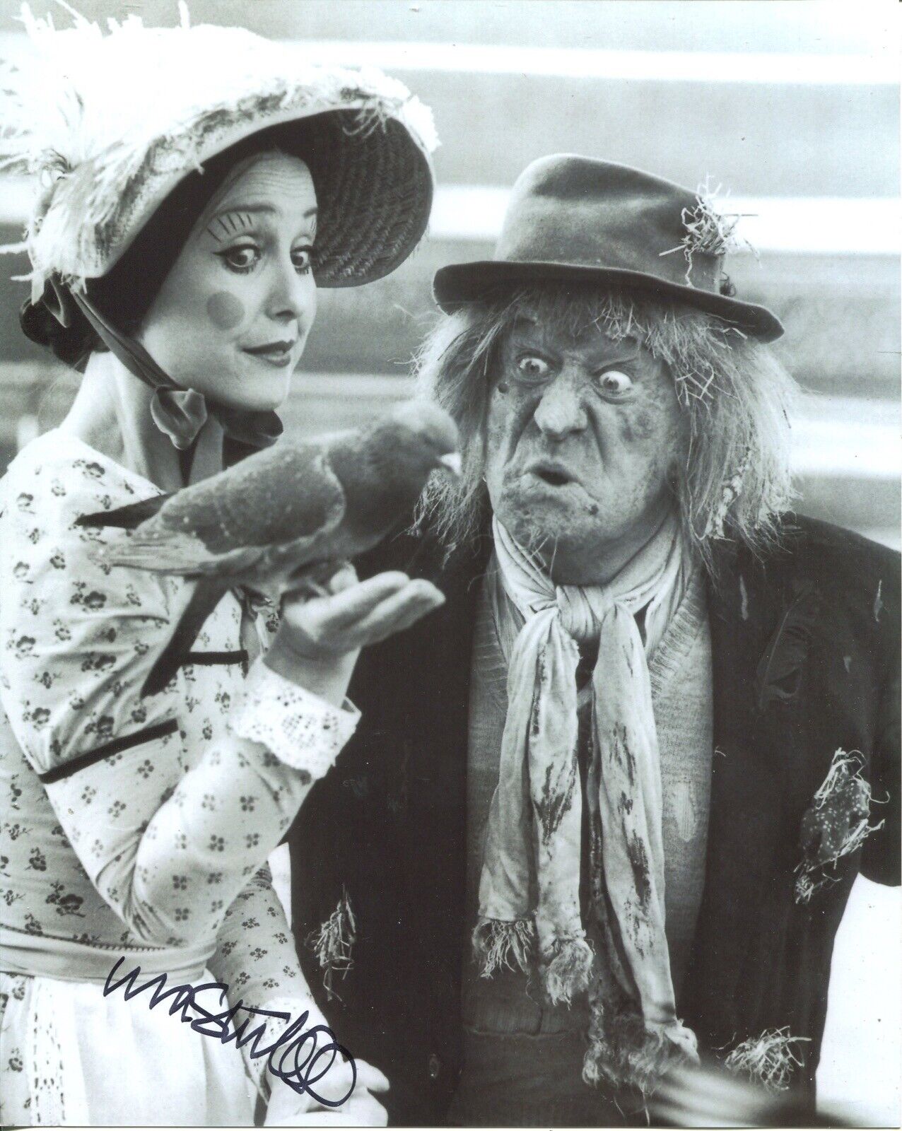 Una Stubbs as Aunt Sally signed WORZEL GUMMIDGE 8x10 Photo Poster painting - UACC DEALER