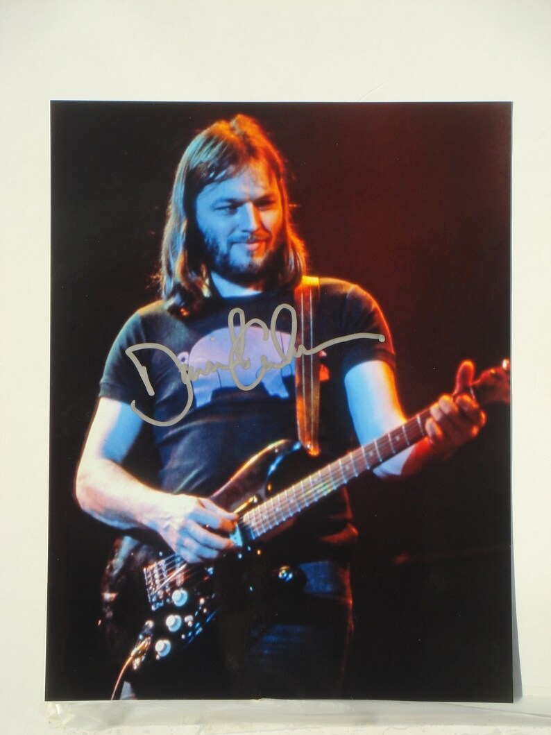 DAVID GILMOUR SIGNED Autographed Photo Poster painting Pink Floyd The Dark Side Of The Moon wcoa