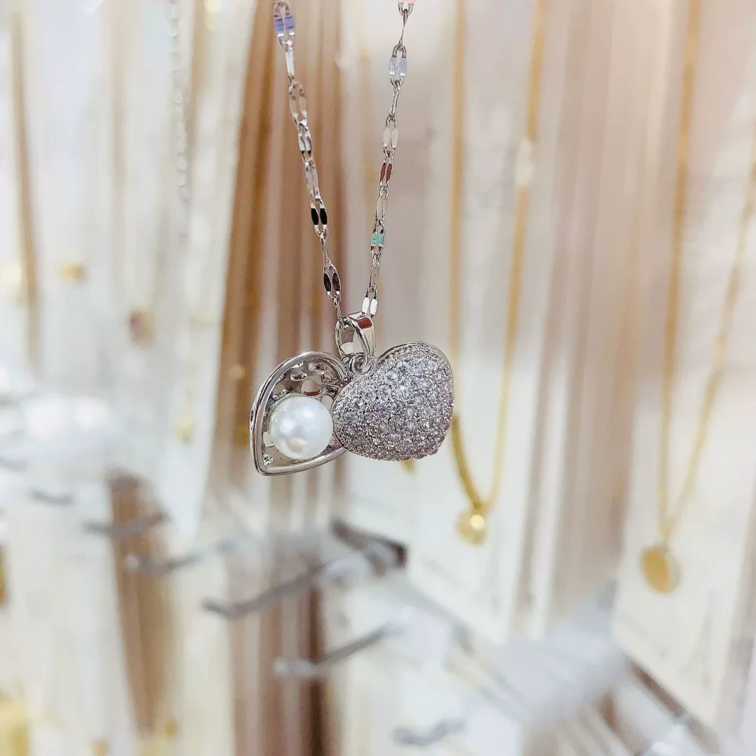 Love shell pearl gold plated necklace (movable)