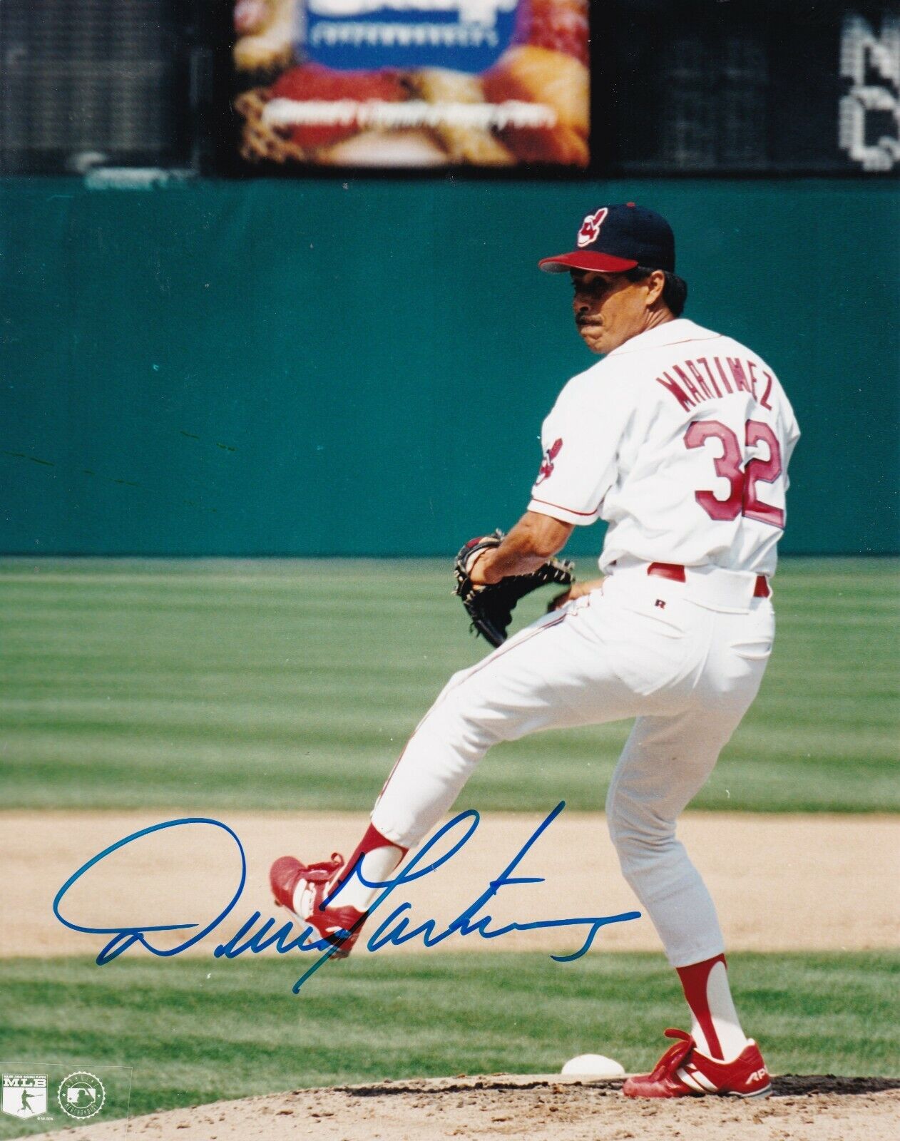 DENNIS MARTINEZ CLEVELAND INDIANS ACTION SIGNED 8x10