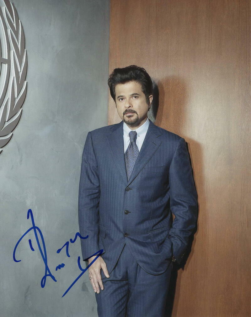 ANIL KAPOOR SIGNED AUTOGRAPH 8X10 Photo Poster painting - WHO WANTS TO BE A MILLIONAIRE SLUMDOG