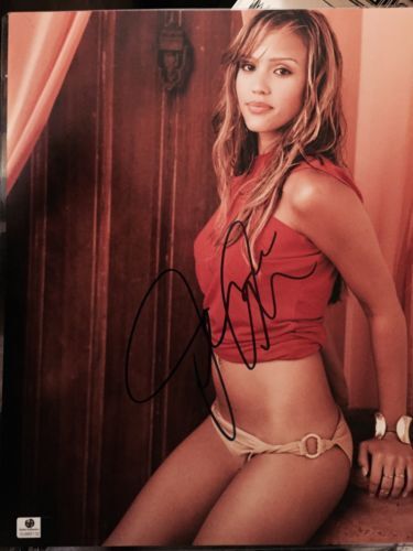 Jessica Alba Hand Signed 11x14 GA Certified No. GV865132 AWESOME SIGNATURE