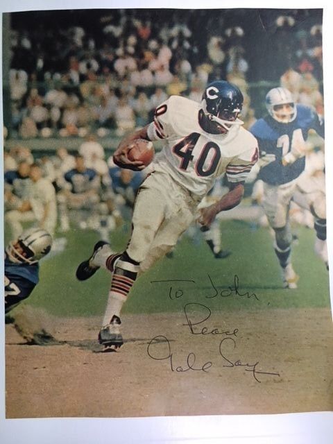 Gale Sayers Chicago Bears HOFer In Action Signed 8x10 Photo Poster painting JSA Precertified