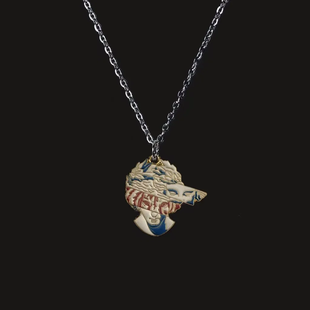 Danccia SCULPTURE VINUS NECKLACE