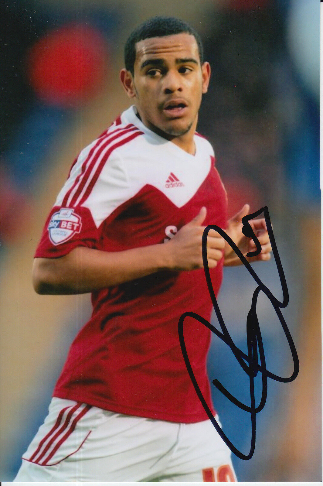 SWINDON TOWN HAND SIGNED LOUIS THOMPSON 6X4 Photo Poster painting 1.