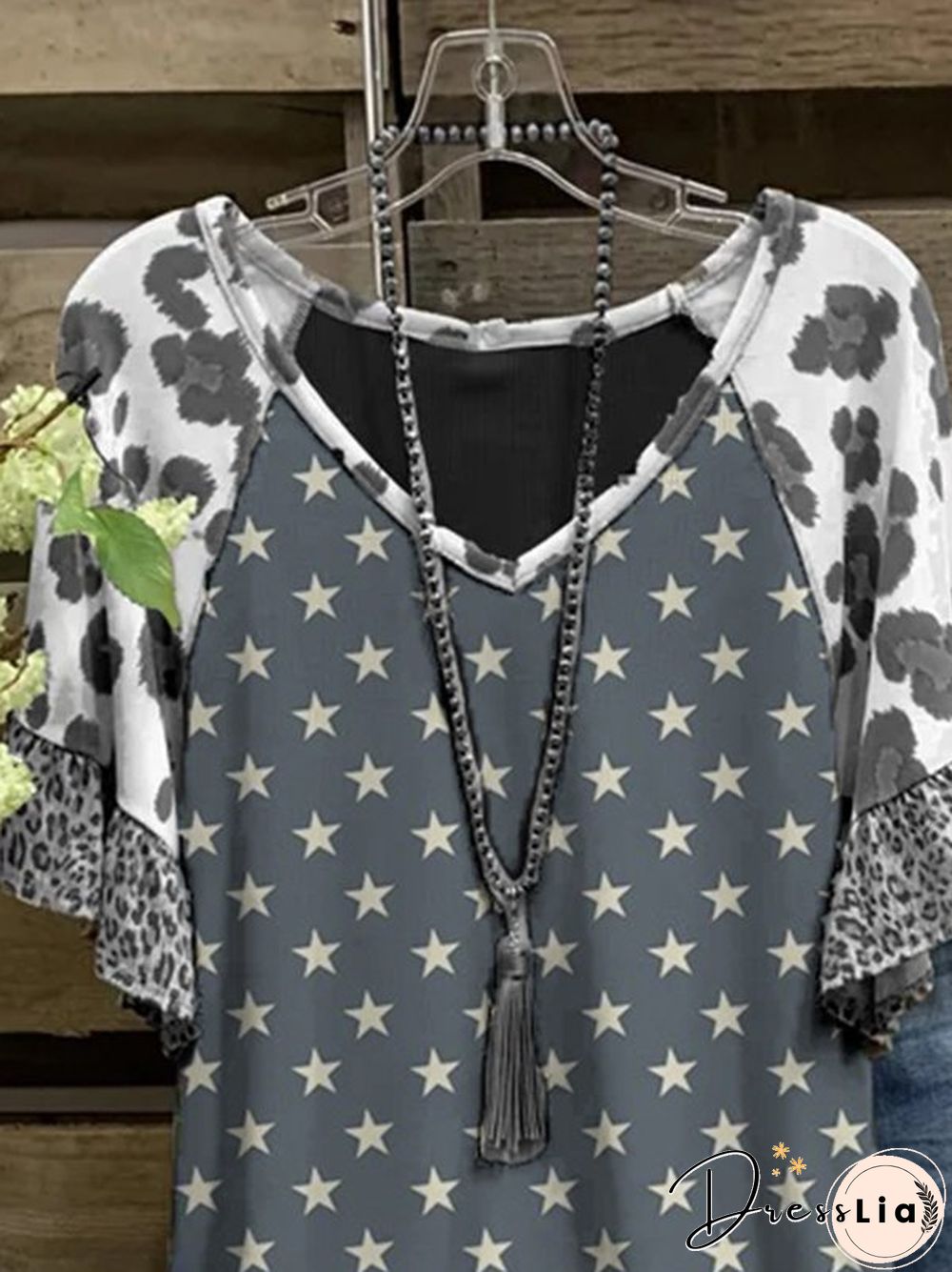 V Neck Short Sleeve Printed Casual T-shirt