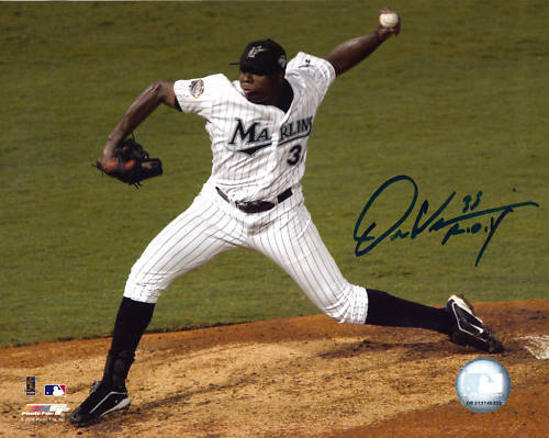 DONTRELLE WILLIS FLORIDA MARLINS 2003 ROY ACTION SIGNED 8x10