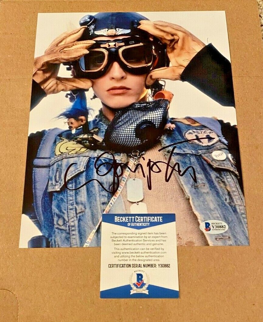 LORI PETTY SIGNED 8X10 Photo Poster painting BECKETT CERTIFIED #3