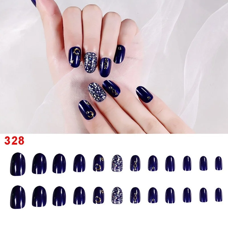 24Pcs Fake Fingernails Full Cover Short Round Press on Nails Dripping Shape Heart Pendant Nail Tips Wearable Fake Art with Glue-Nail Inspo