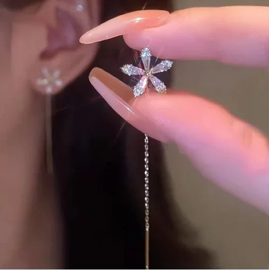 Musedesire Shiny Diamond Flower Earrings🌸