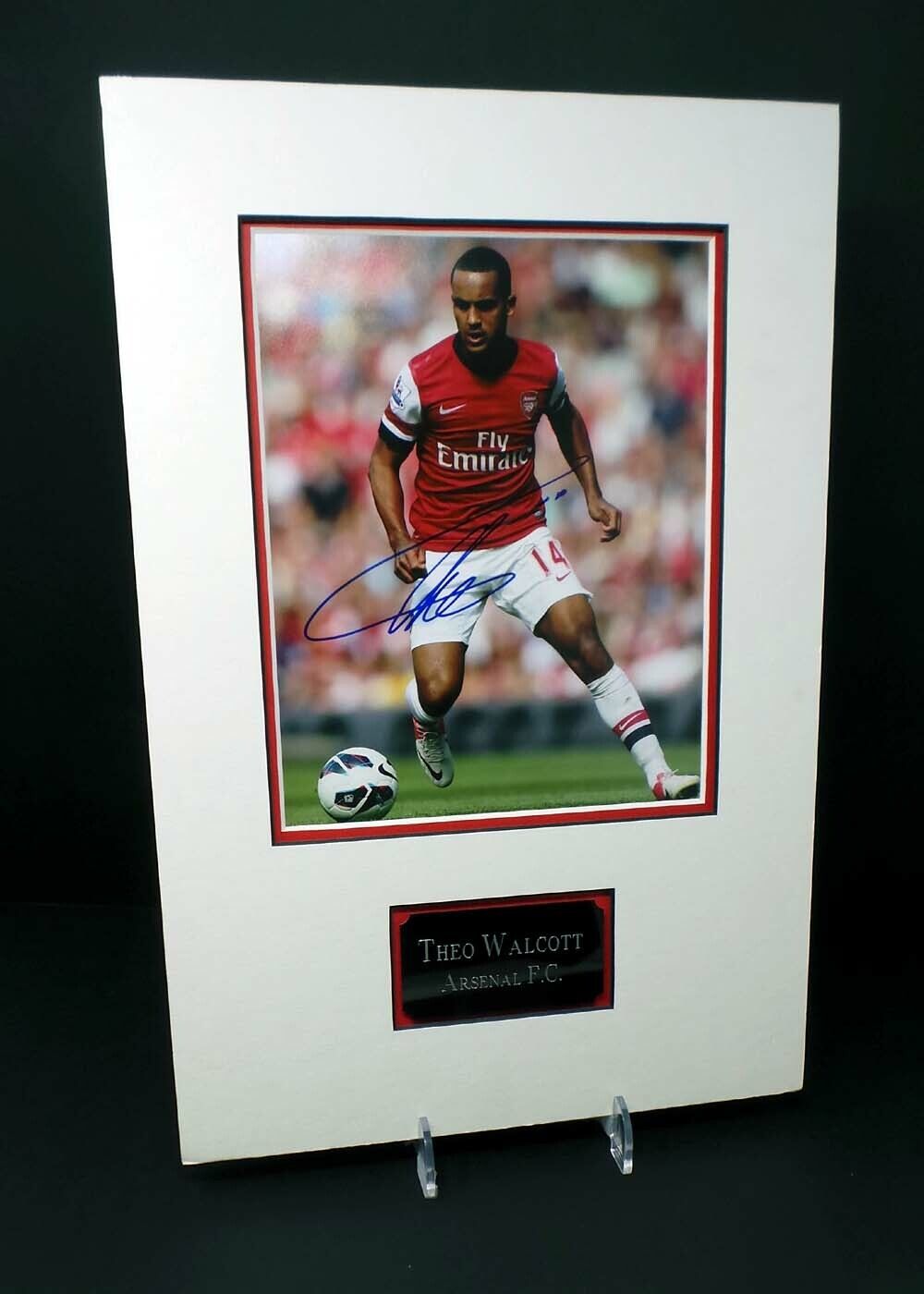 Theo WALCOTT Signed & Mounted 10x8 Arsenal Football Photo Poster painting AFTAL RD COA Gunners