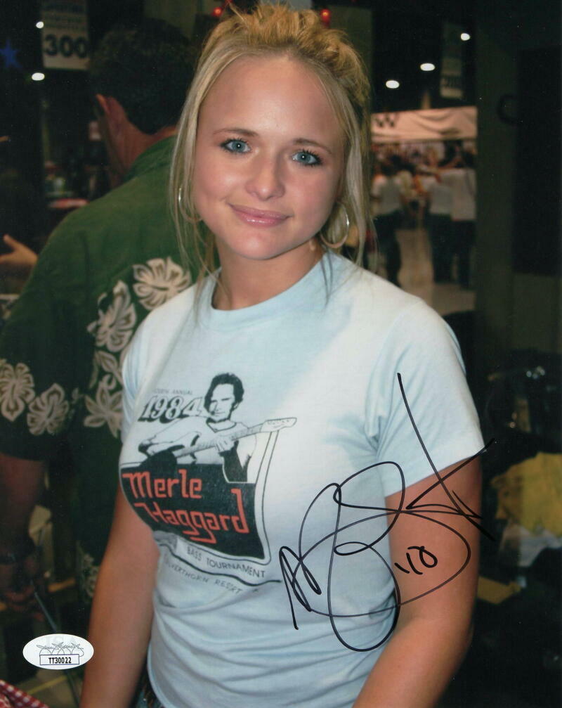 MIRANDA LAMBERT SIGNED AUTOGRAPH 8X10 Photo Poster painting - SEXY COUNTRY MUSIC BABE W/ JSA