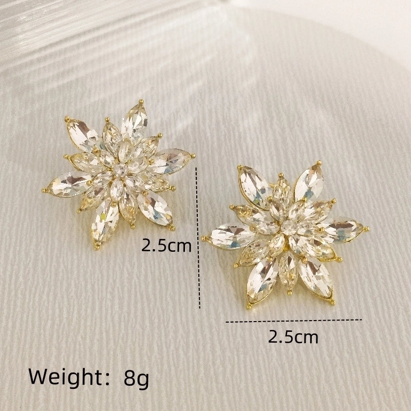 1 Pair Elegant Streetwear Commute Square Inlay Alloy Artificial Pearls Rhinestones Gold Plated Ear Studs