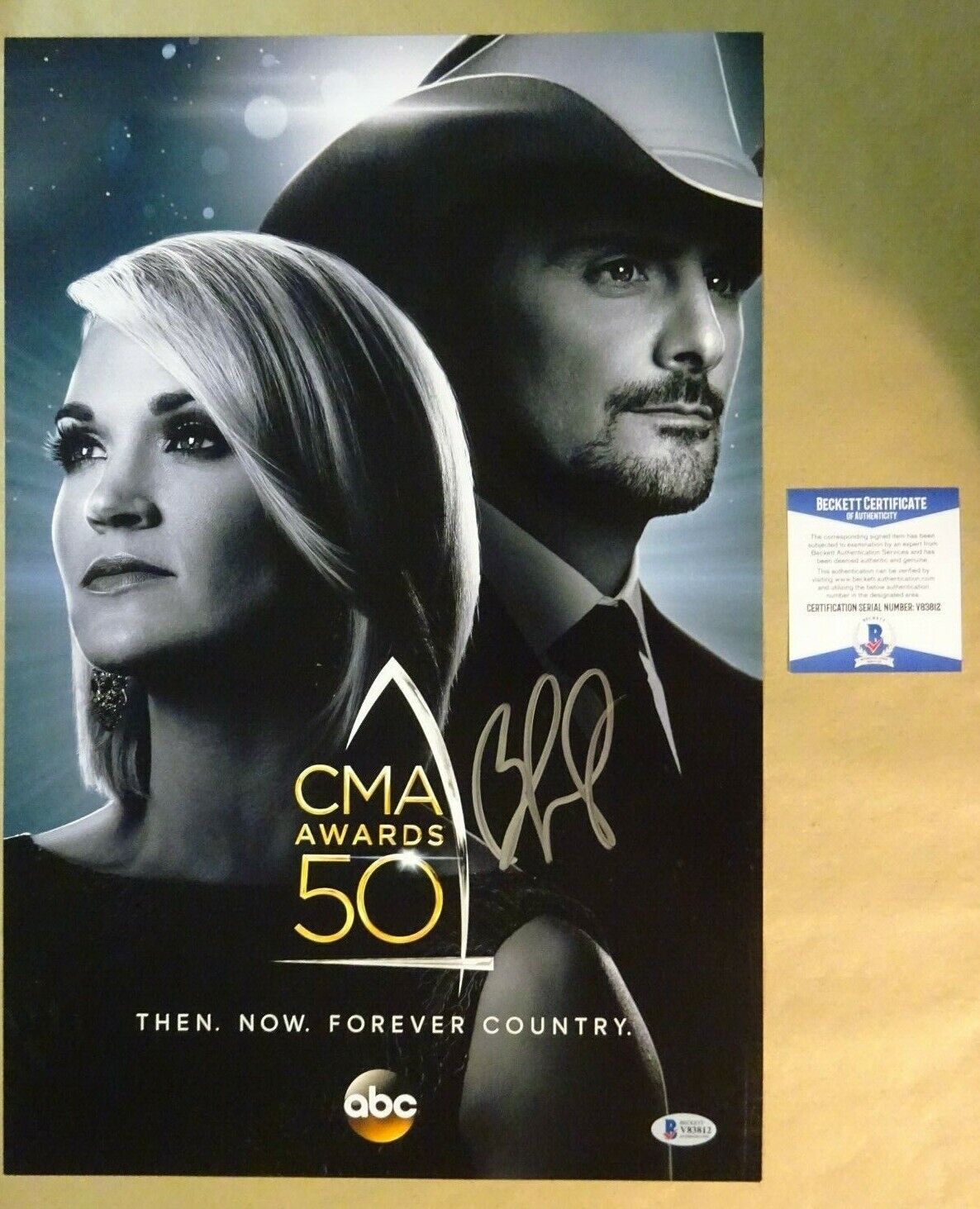 Signed BRAD PAISLEY Autographed CMA Awards ABC 12x18