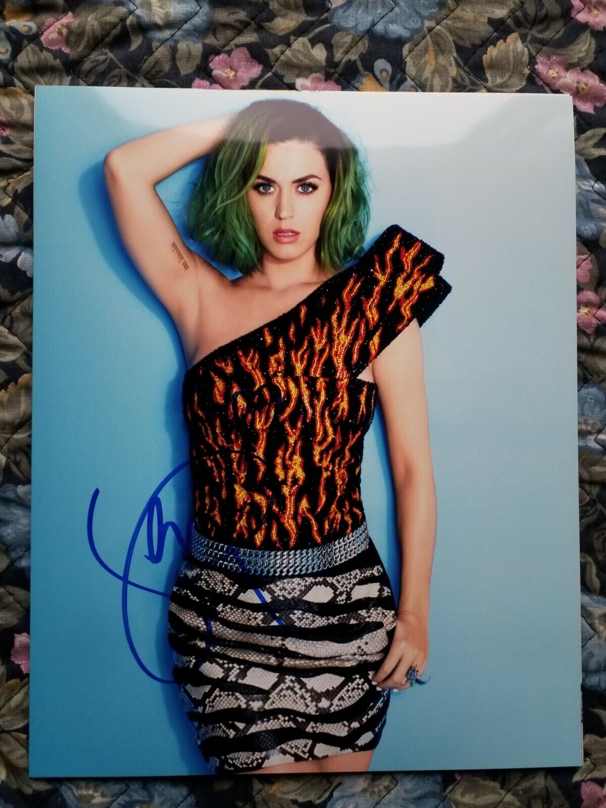 Katy Perry Authentic Hand Signed 8x10 Photo Poster painting Autographed Singer