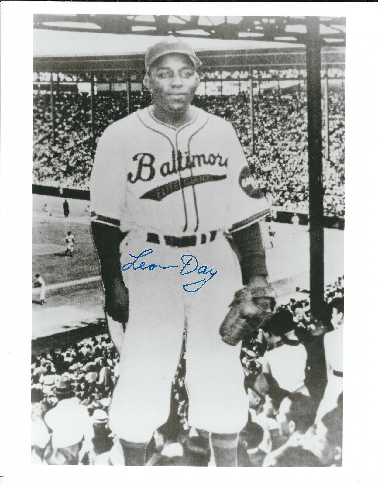 Autographed LEON DAY 8x10 Baltimore Elite Giants Photo Poster painting w/ COA