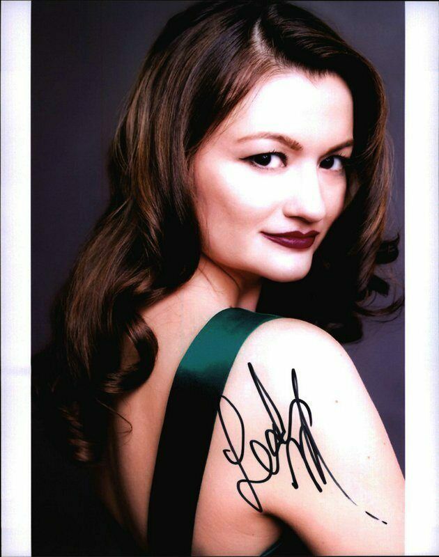 Leah McKendrick authentic signed celebrity 8x10 Photo Poster painting W/Cert Autographed D5