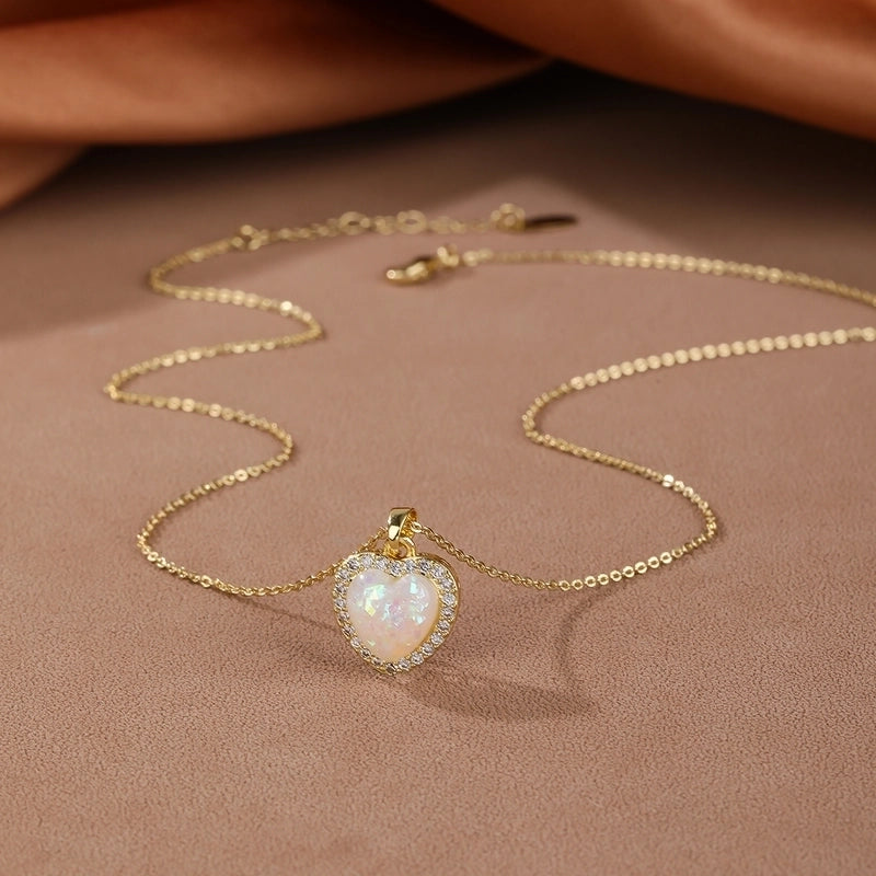 Synthetic Resin Copper 18K Gold Plated Heart Shape Pendant Necklace