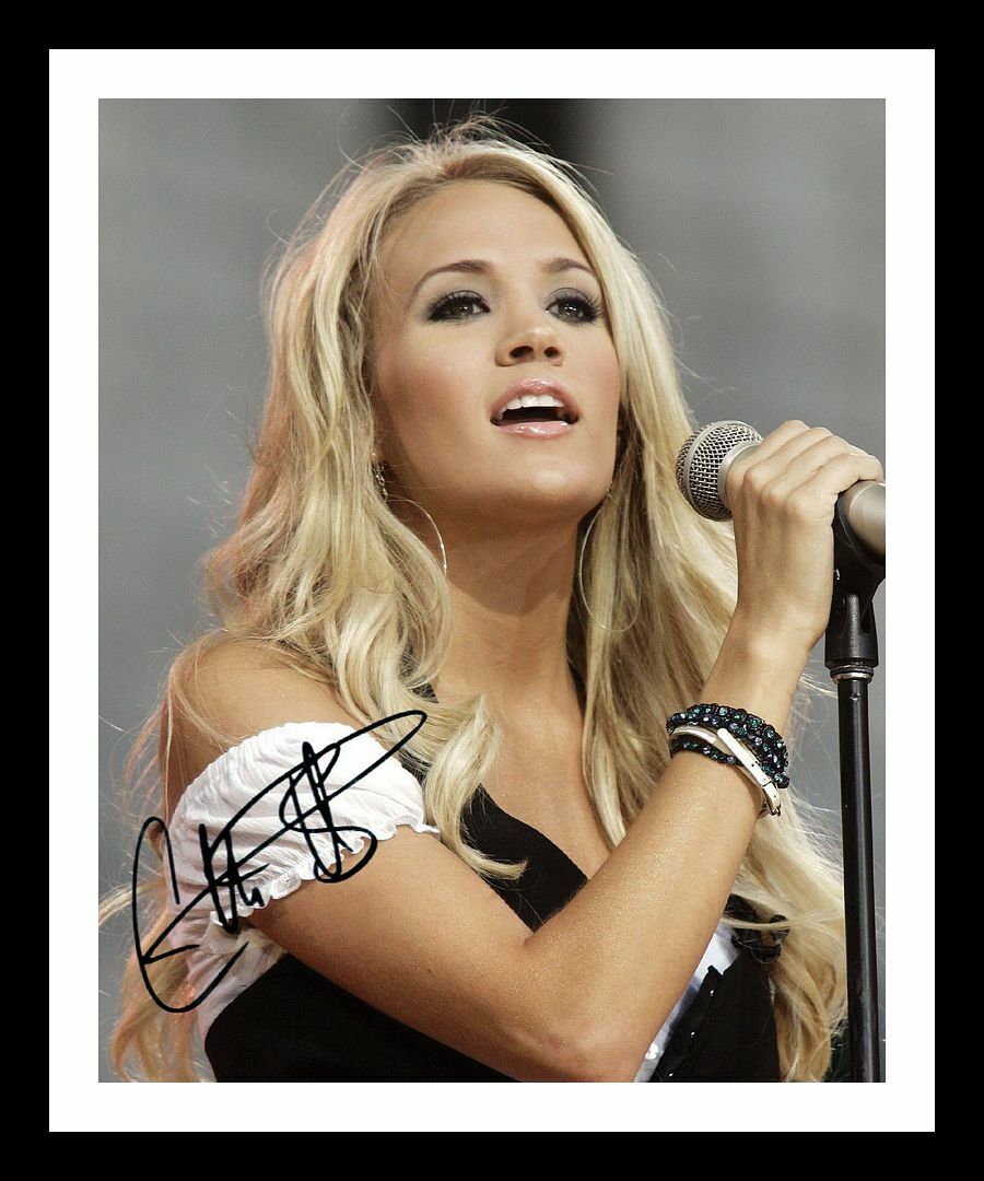 Carrie Underwood Autograph Signed & Framed Photo Poster painting