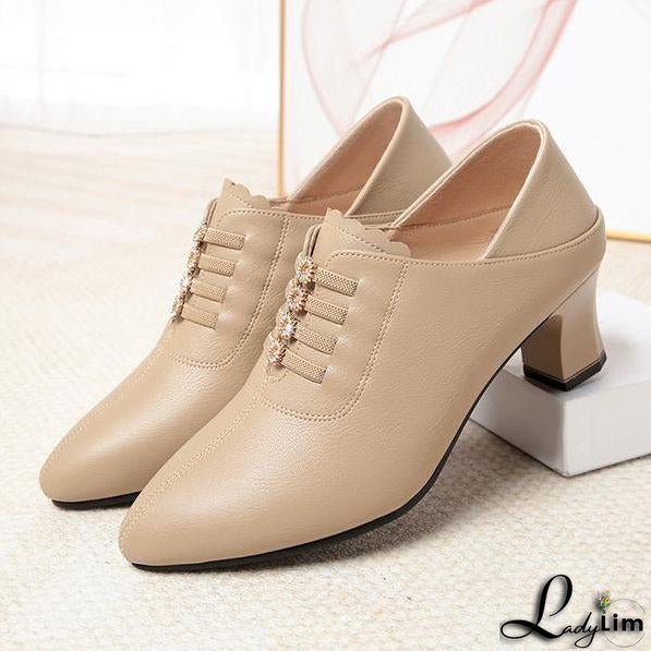 Fashionable and Minimalist winter Shoes