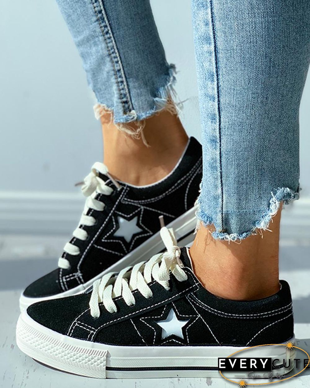 Star Pattern Cutout Lace-up Suede Shoes