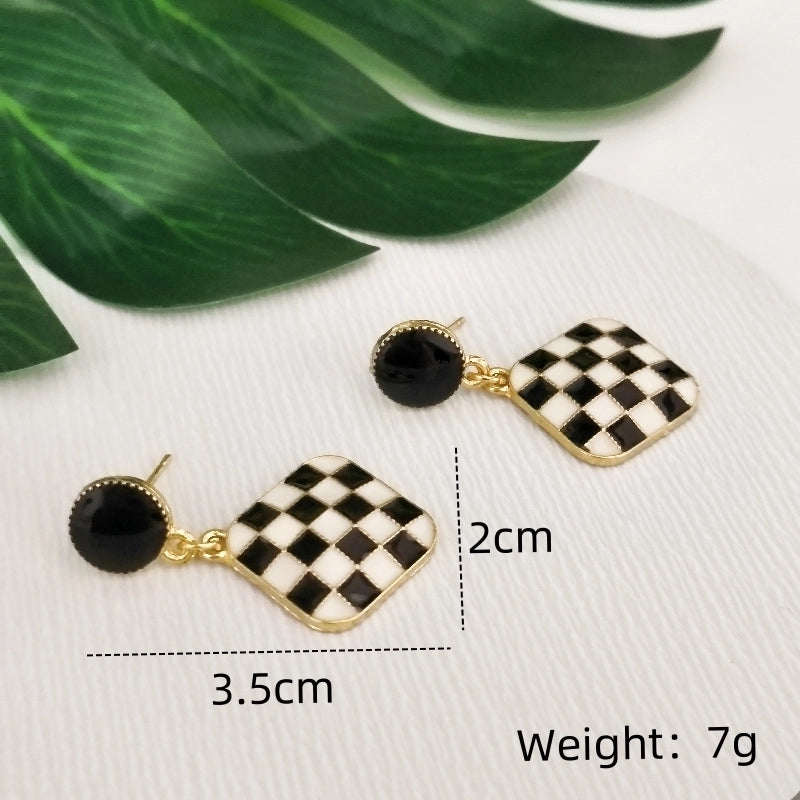 1 Pair Elegant Streetwear Commute Square Inlay Alloy Artificial Pearls Rhinestones Gold Plated Ear Studs
