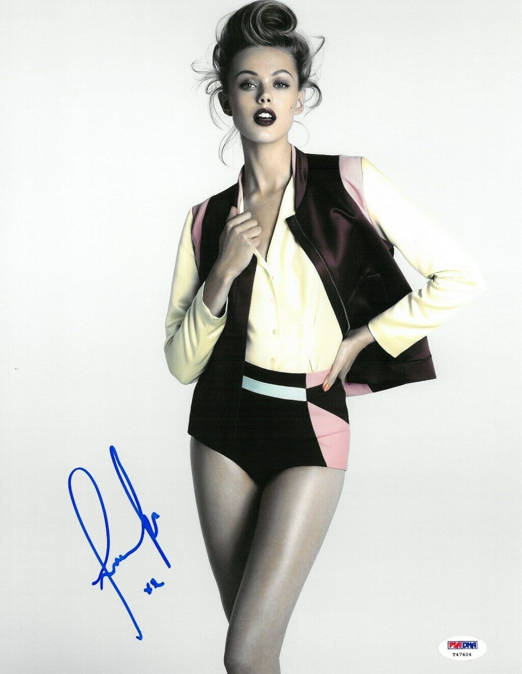 Frida Gustavsson Signed Authentic Autographed 11x14 Photo Poster painting PSA/DNA #T47404