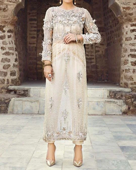 Fashionable long sleeve dress trimmed with pearl flowers