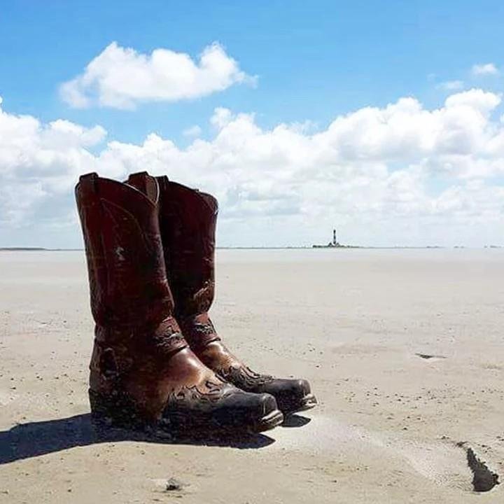 Men's Buckle Caved Cowboy Boots