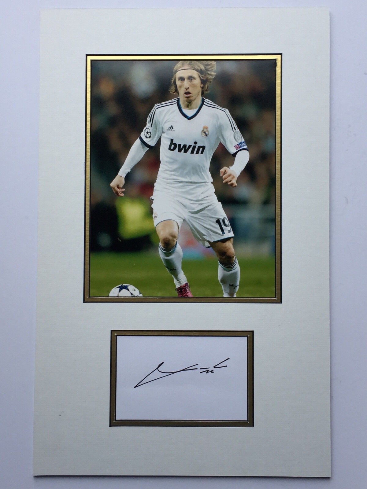 Luka Modric Real Madrid Hand Signed Photo Poster painting Mount Display.