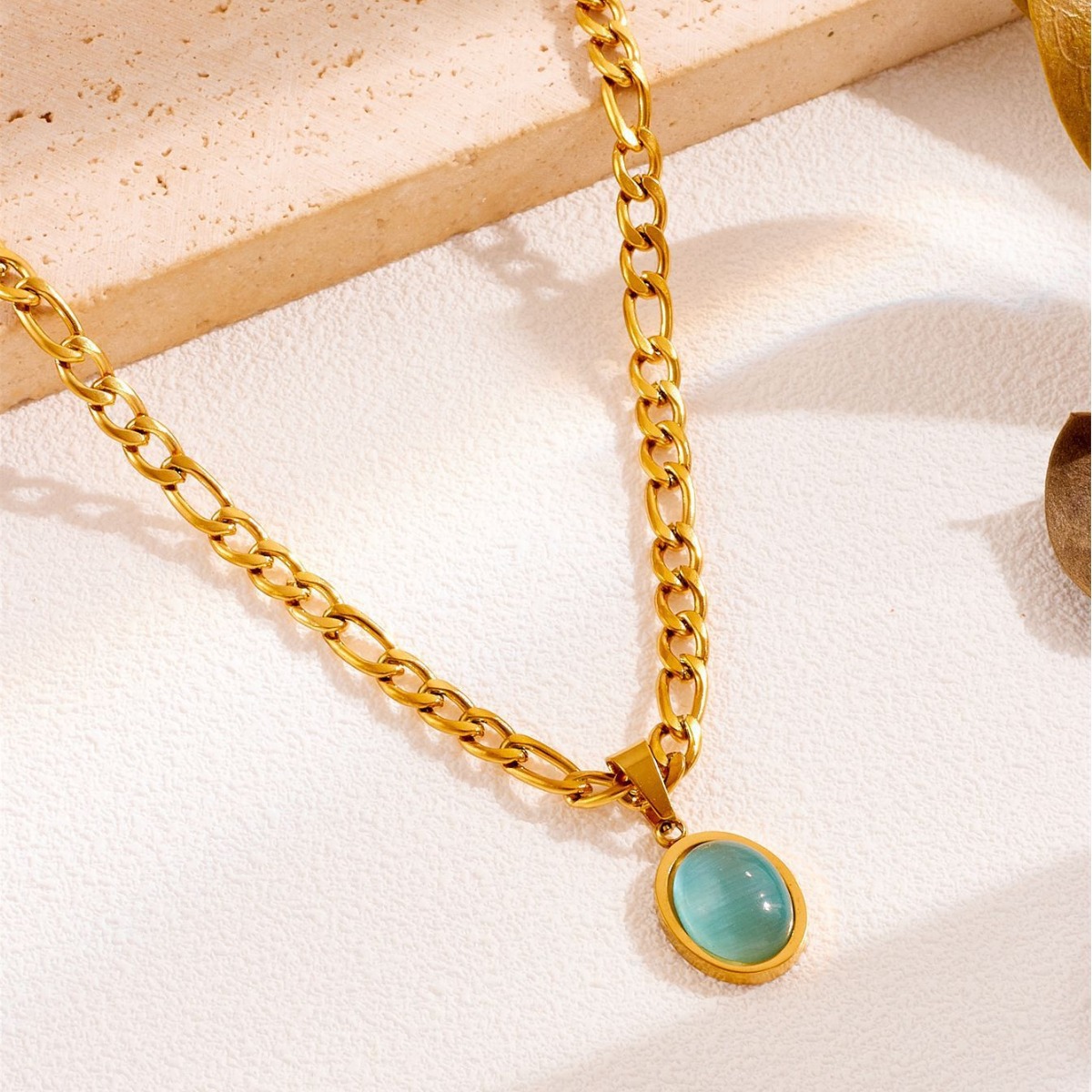 European and American fashion INS style mint green Roman natural stone necklace oval titanium steel non-fading choker chain plated with 18K real gold