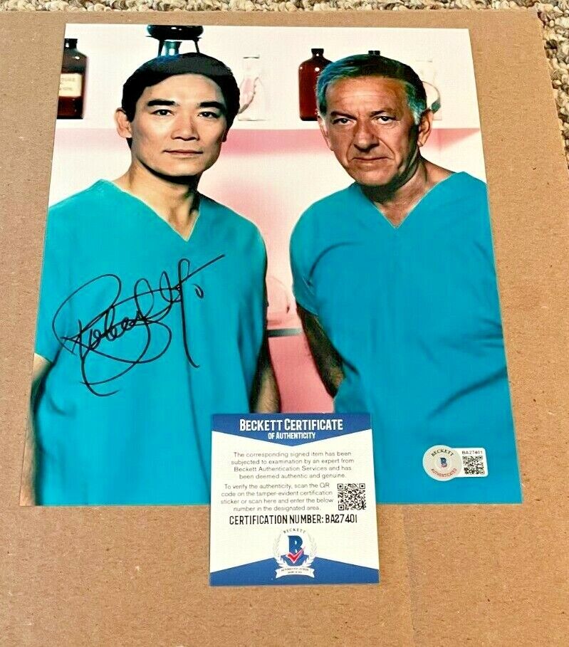 ROBERT ITO SIGNED QUINCY 8X10 Photo Poster painting BECKETT CERTIFIED