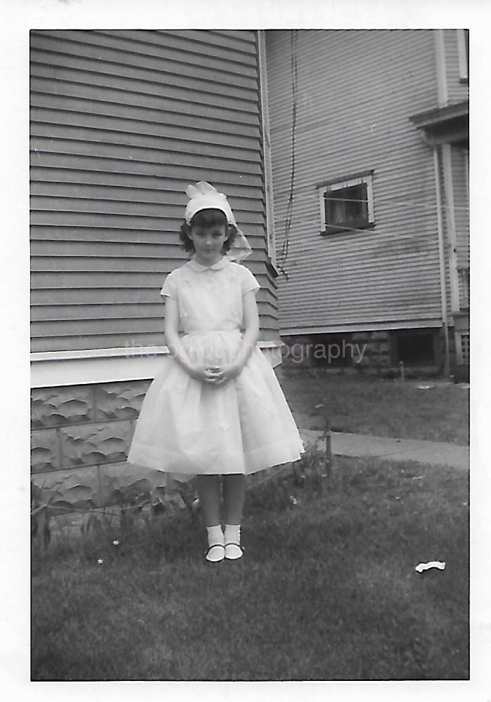 PORTRAIT OF A YOUNG GIRL IN WHITE Found Photo Poster paintinggraph bw04 13 W