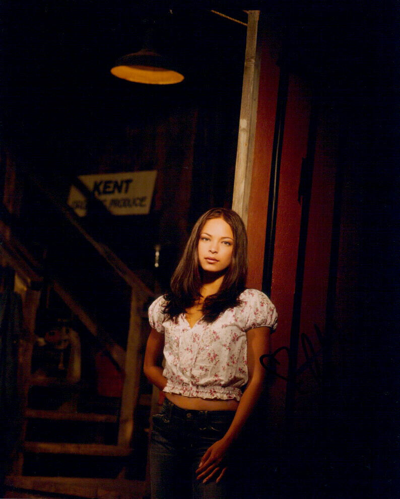 Kristin Kreuk (Smallville) signed authentic 8x10 Photo Poster painting COA