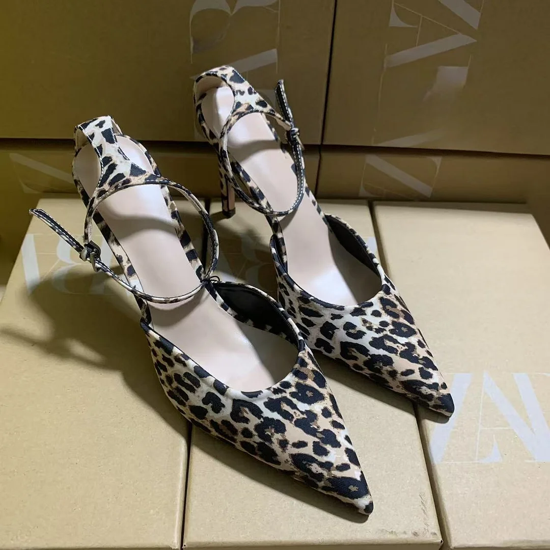 Breakj Breakj Home 2025 Fashion New Pointed Women's Shoes Classic White Patent Leather Shallow Heel Stumbling Women's High Heel Sandals