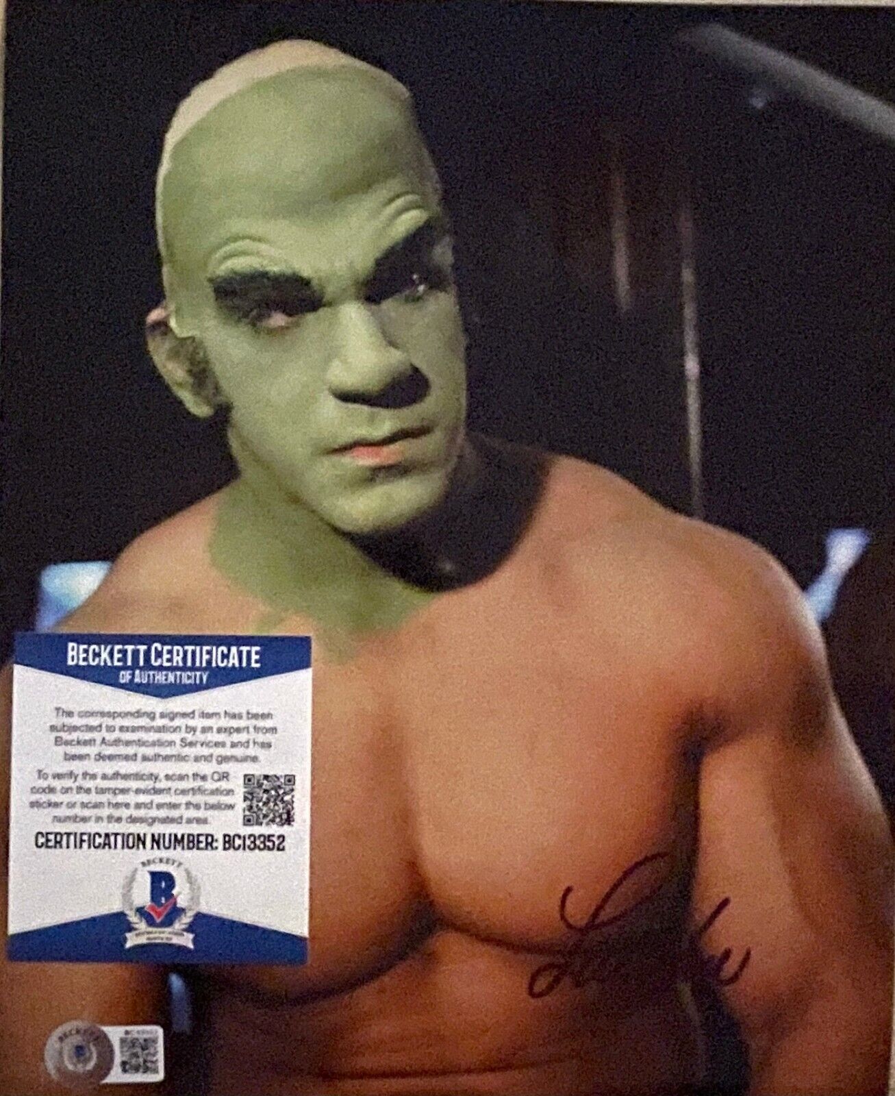 Lou Ferrigno Hulk Original Autographed 8X10 Photo Poster painting w/Beckett COA #36