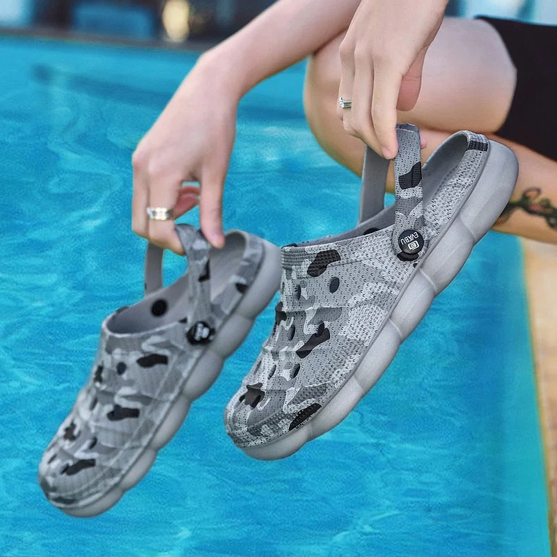 Men Clogs Sandals Summer Outdoor Slippers Cholas Beach Aqua Shoes Men Slip On FlipFlops Garden Sandals Casual Shoes Water Shoes