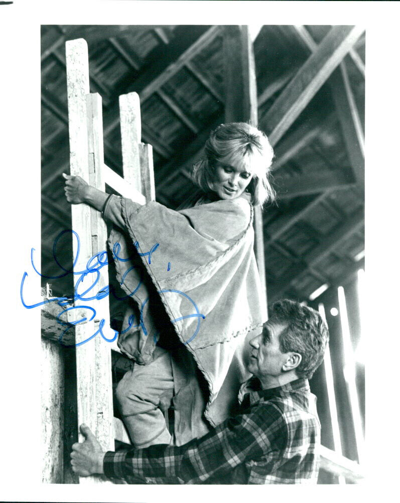 Linda Evans signed authentic 8x10 Photo Poster painting COA