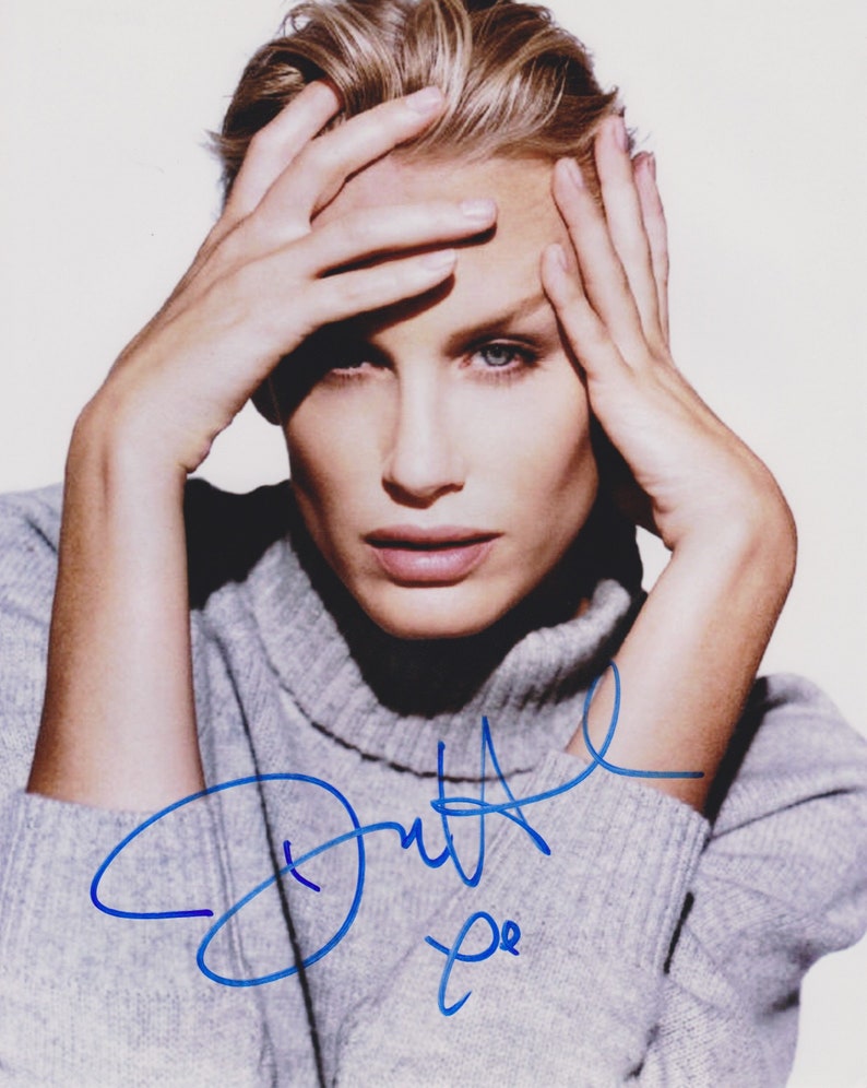 Daryl Hannah Signed Autographed Glossy 8x10 Photo Poster painting - COA Matching Holograms