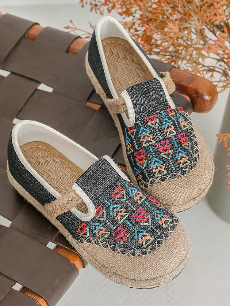Scarpe da donna in tela con ricamo etnico a triangolo