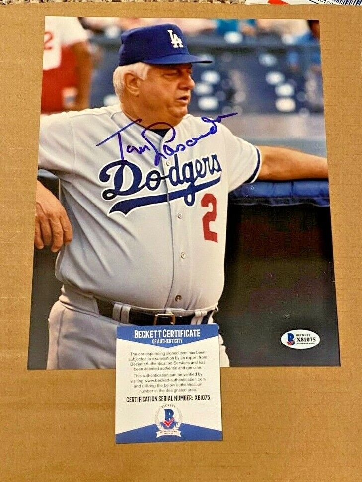 TOMMY LASORDA SIGNED LOS ANGELES DODGERS 8X10 Photo Poster painting BECKETT CERTIFIED #3