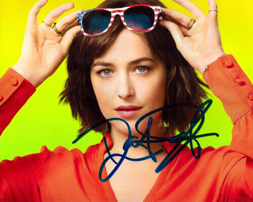 Autographed Photo Poster painting Dakota Johnson signed 8 x 10