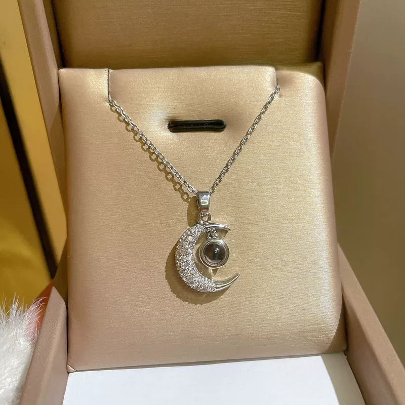 Moon Zirconia Gold-Plated Necklace Projecting &ldquo;I Love You&rdquo; in a Hundred Languages