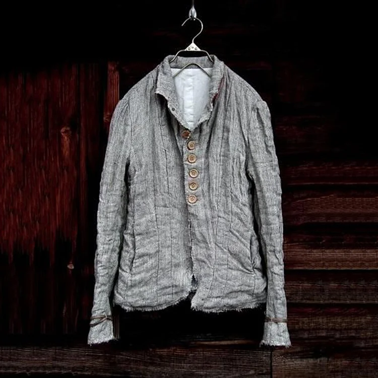 Klassische Button-Down-Jacke aus Baumwollleinen mit Vintage-Revers
